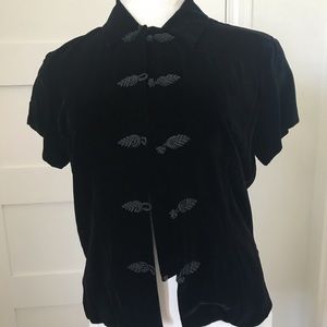 Frog Closure Velvet Top Short Sleeve